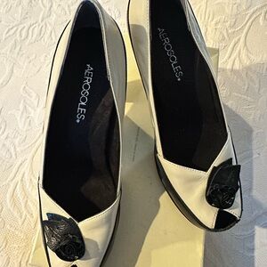 AEROSOLES Ivory/black  Peep-Toe heels with Black Floral Accent